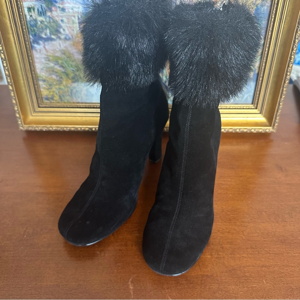 Elegant Black Fur-Trimmed Women's Boots